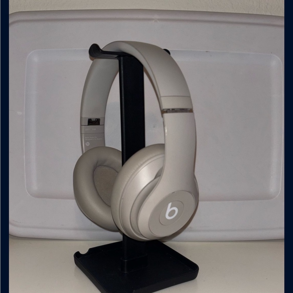 Beats Studio Pros Wireless Headphones (Sandstone)
